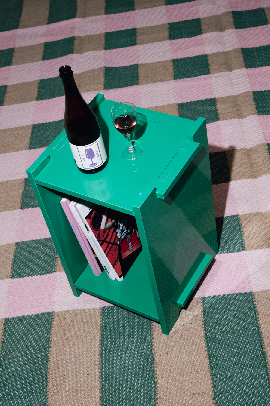 Assembly Sidetable