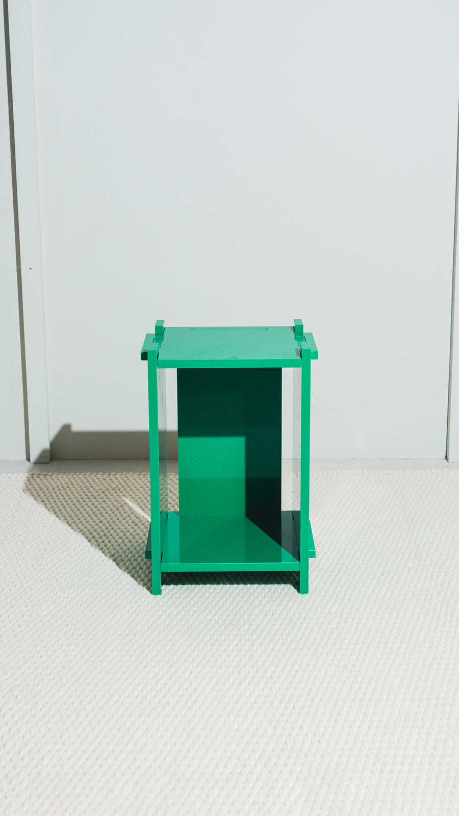 Assembly Sidetable