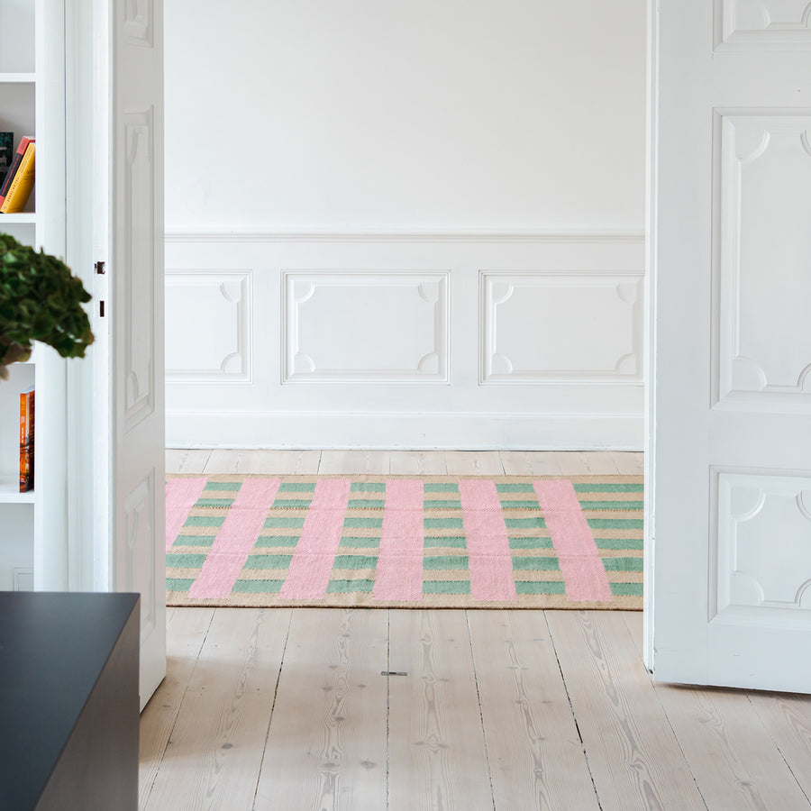 Jute Rug w. pink and green stripes